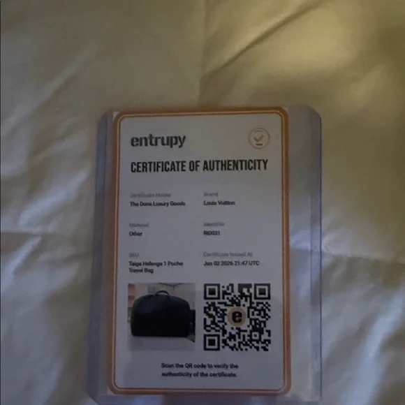 Louis Vuitton Taiga Helena 1 Poche Black Travel Bag - Picture 2 of 8